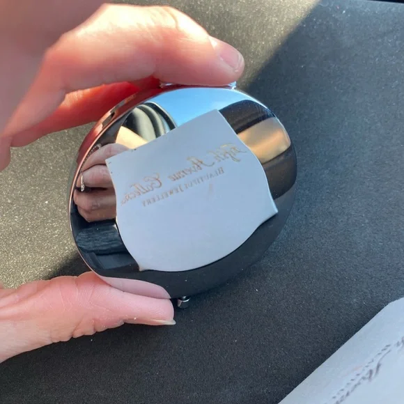 Fifth Avenue Collection Compact Mirror - Picture 7 of 10